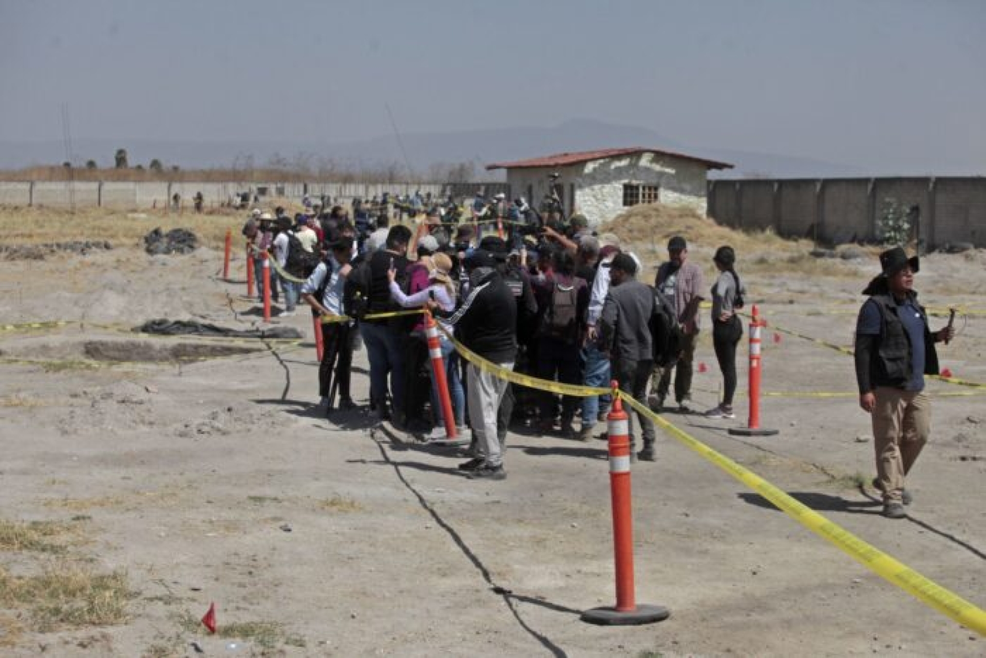 Colectivos de búsqueda denuncian simulación en Rancho Izaguirre: 'Nos trajeron a un circo'
