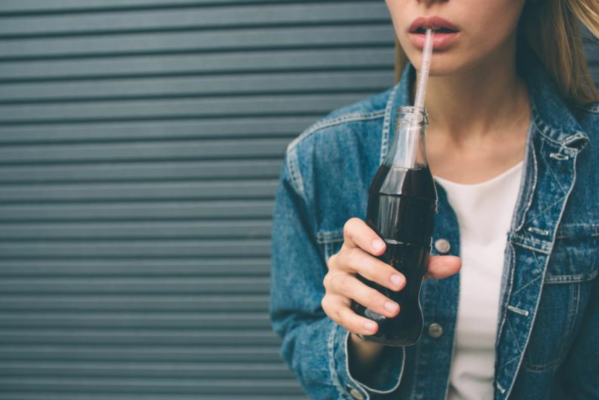 Te ayudamos a cumplir tus propósitos: esto pasará con tu cuerpo al dejar el refresco
