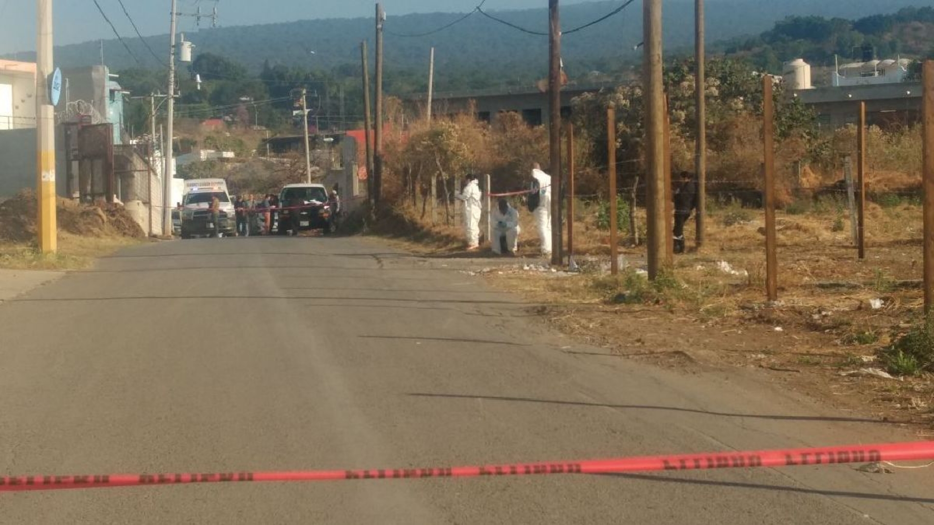 Calcinan a una mujer en un terreno baldío