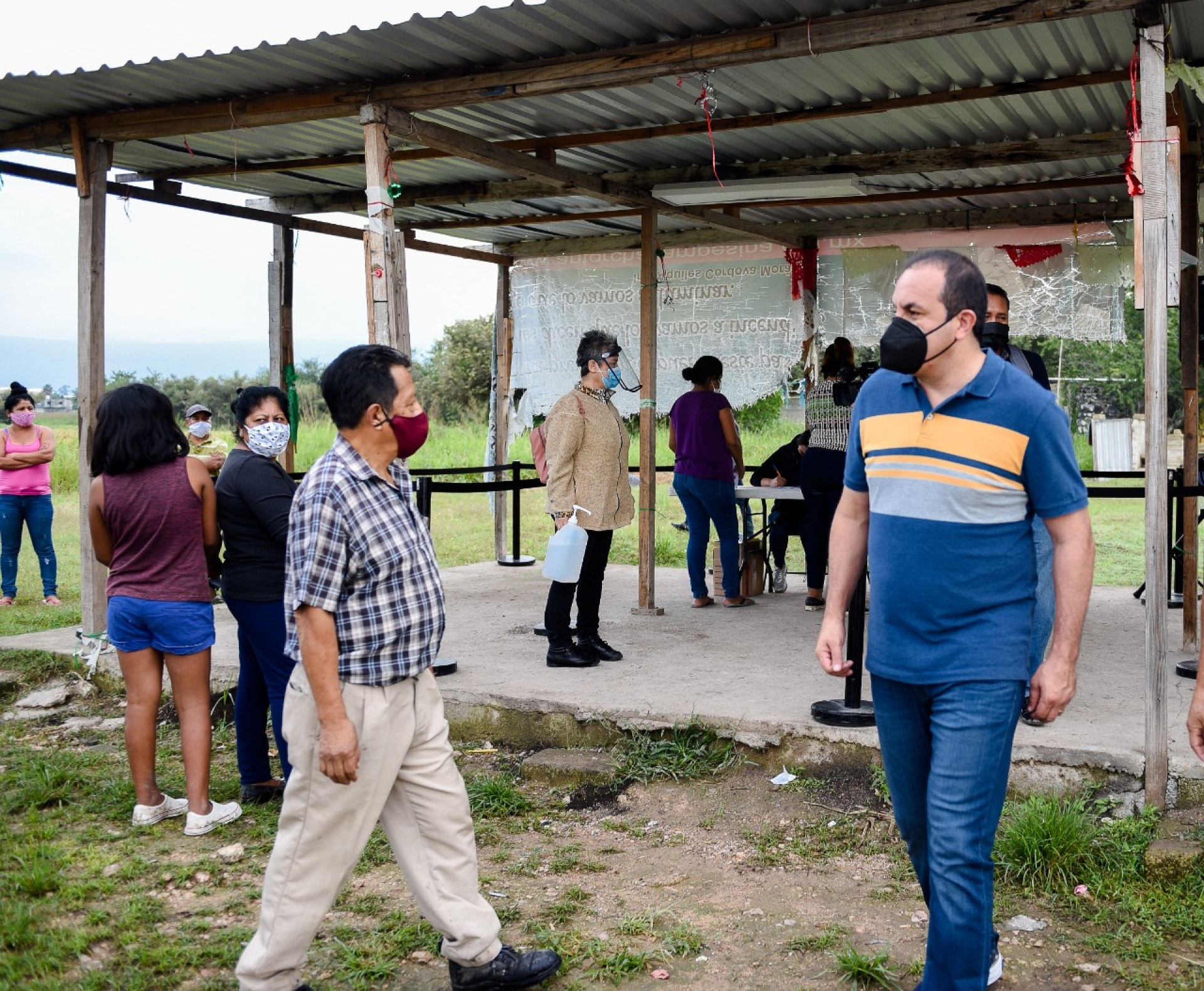 Apoya Cuauhtémoc Blanco a familias vulnerables de Emiliano Zapata