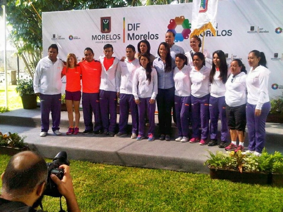 Abanderan a delegación morelense que participará en el campeonato “De la calle a la cancha”