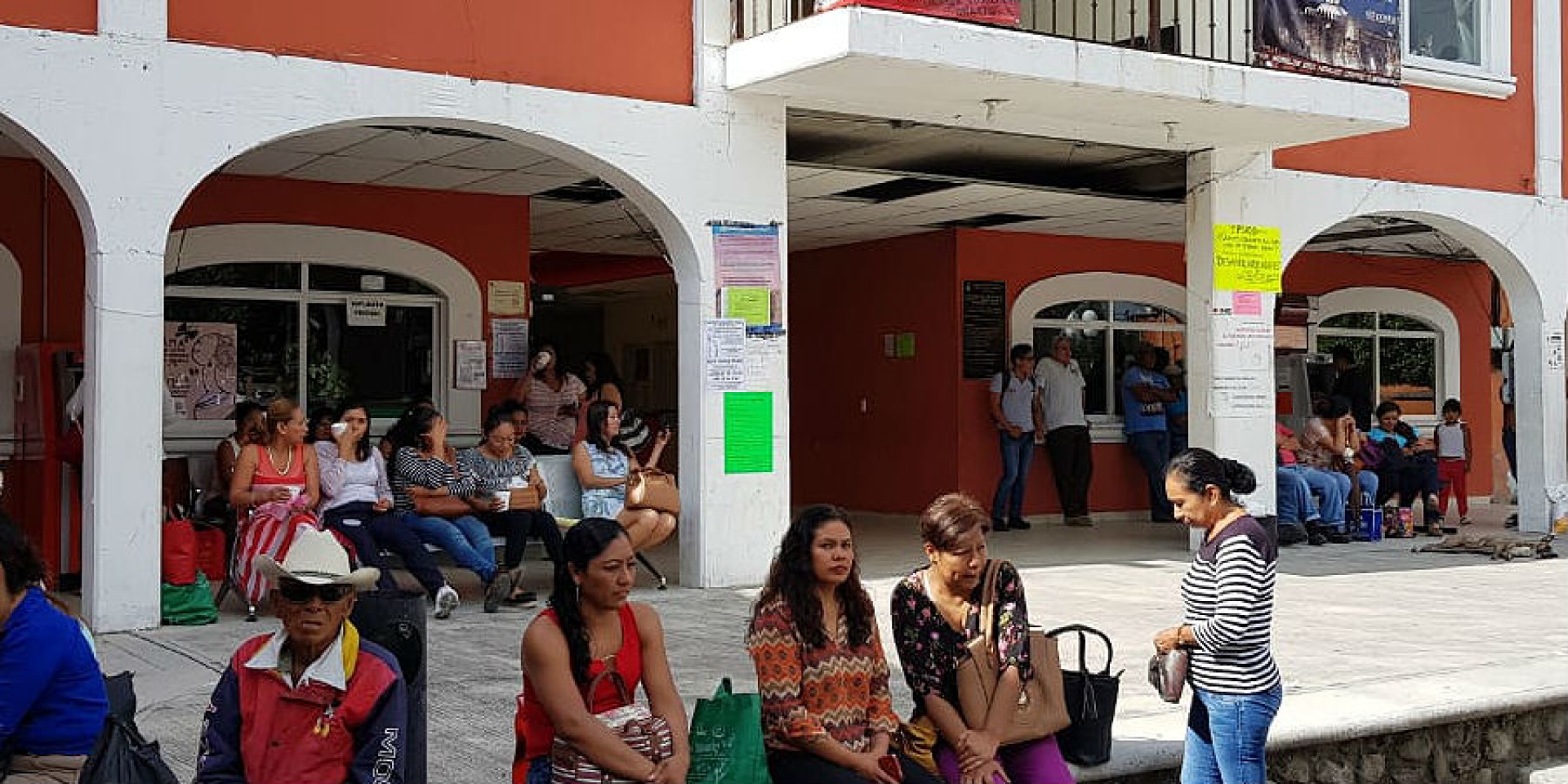 Protestan trabajadores sindicalizados en el Ayuntamiento de Puente de Ixtla