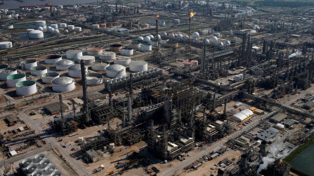 Estados Unidos autoriza compra de refinería Deer Park en Houston