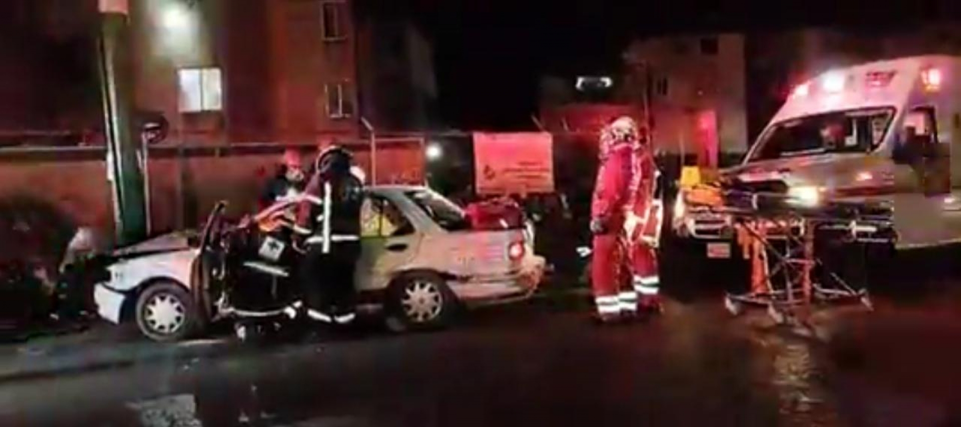 Taxista lesionado en accidente en Civac