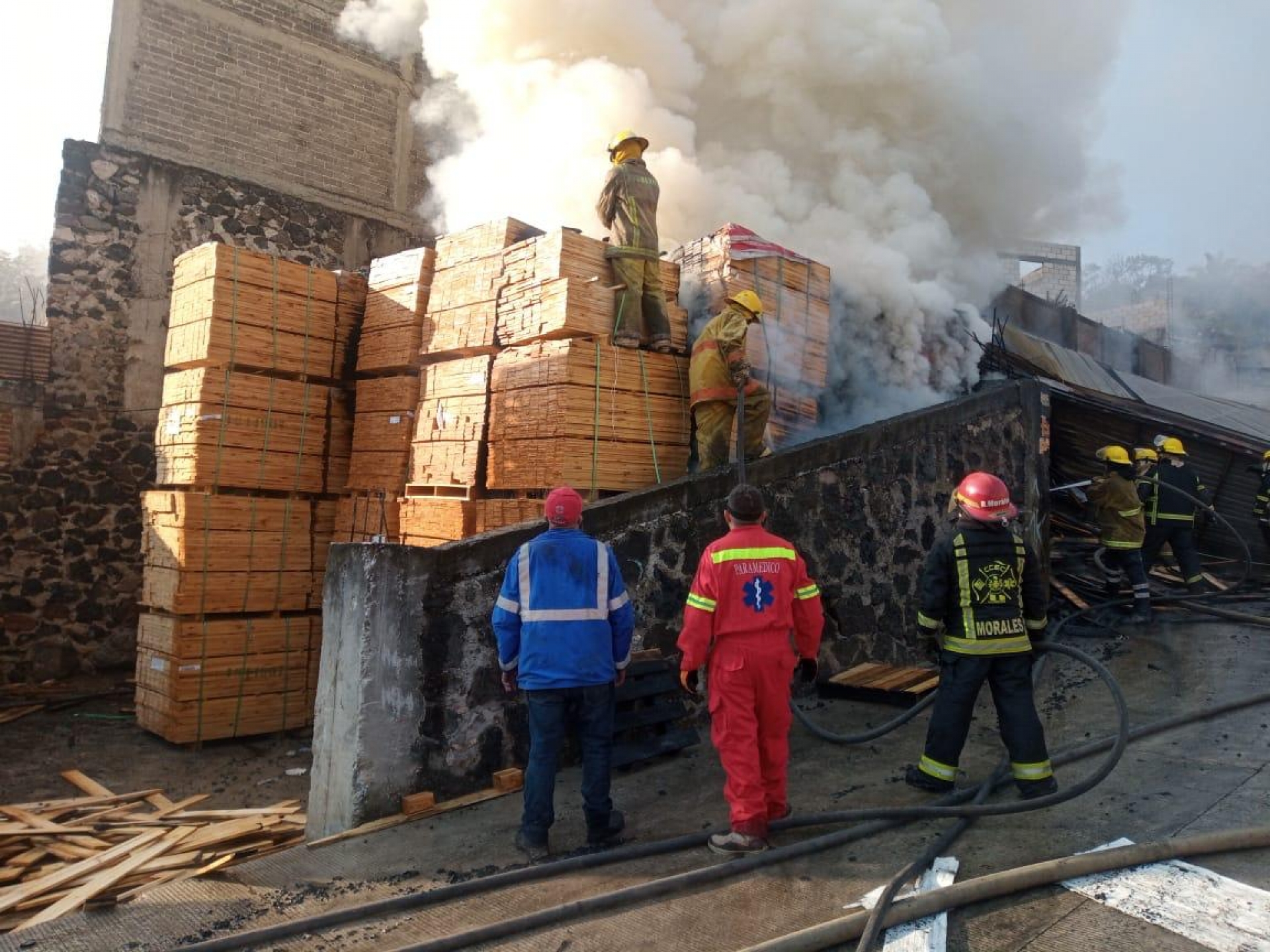Controlado, el incendio en Jiutepec