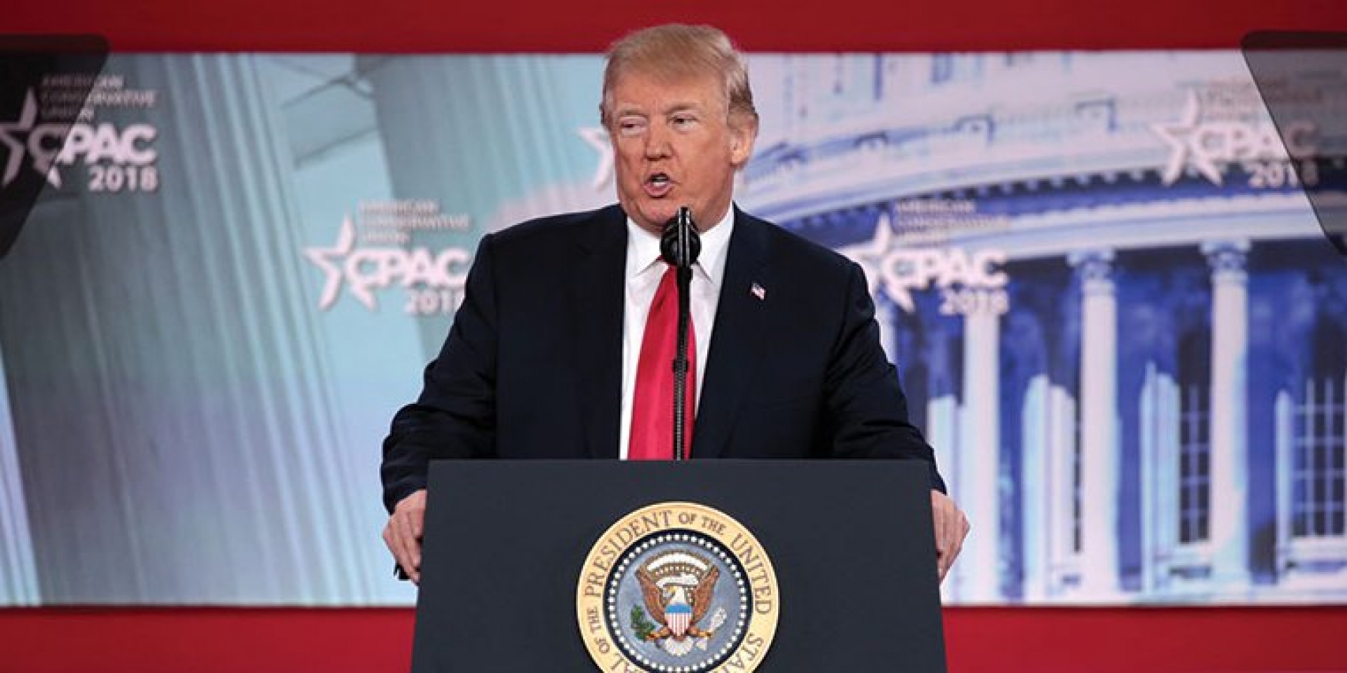 Trump acusa a México de hacer una fortuna gracias a TLCAN