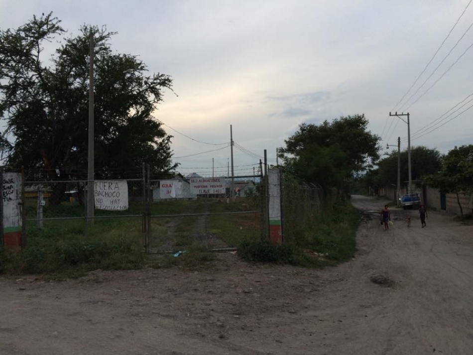 Habitantes de Xoxocotla amenazan con desmantelar la granja avícola de la empresa Bachoco, en caso de ser reabierta