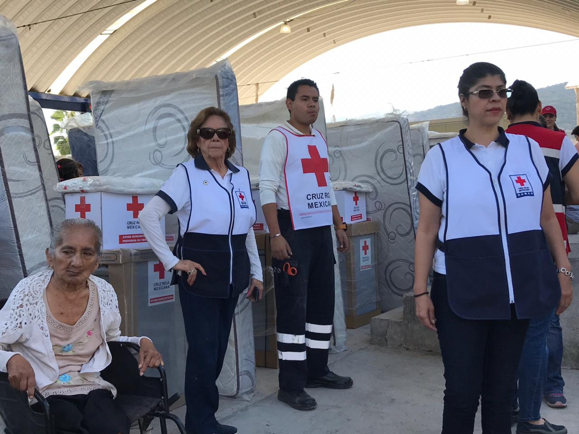 Entrega Cruz Roja kits de ayuda humanitaria a habitantes de La Nopalera