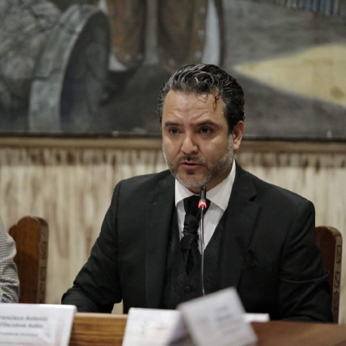 Piden resolver solicitud de juicio contra Villalobos Adán