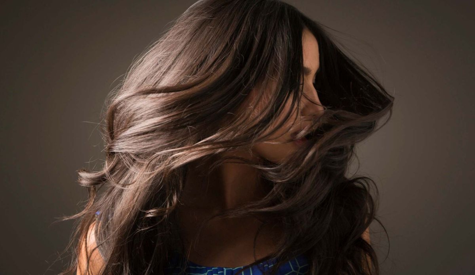 Alimentos esenciales para un cabello fuerte y saludable
