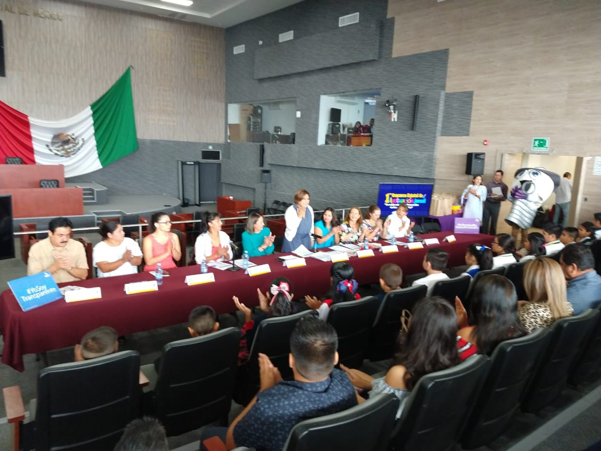 Llaman a la población a cuidar datos personales en redes sociales