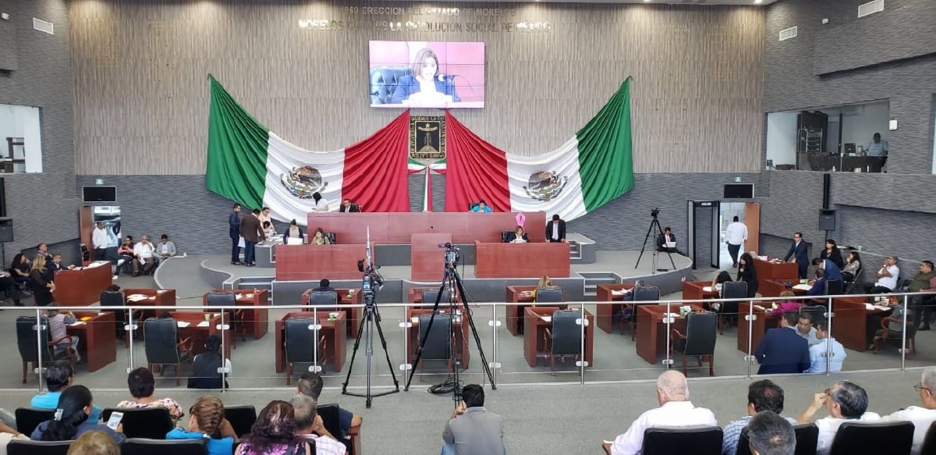 Diputados regresan a sesión