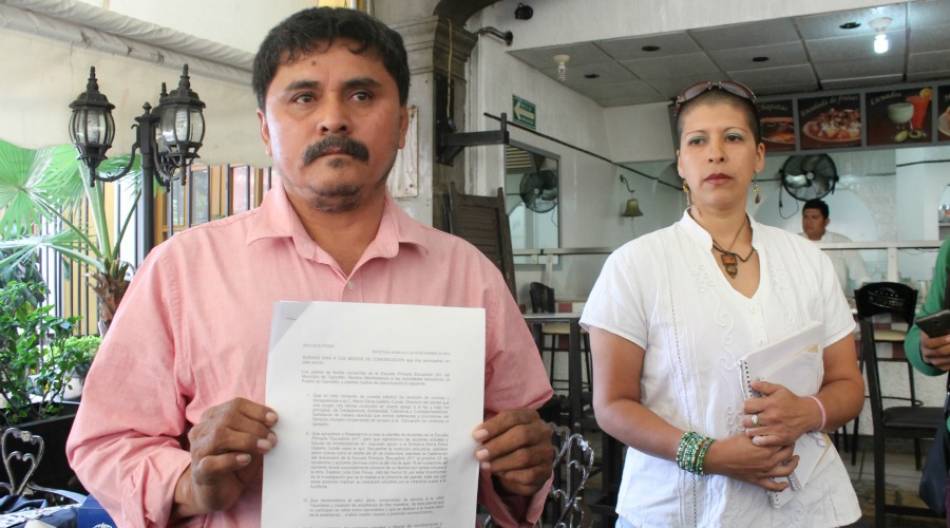Cuestionan manejo de recursos de la directora de la primaria "Escuadrón 201" de Tepoztlán