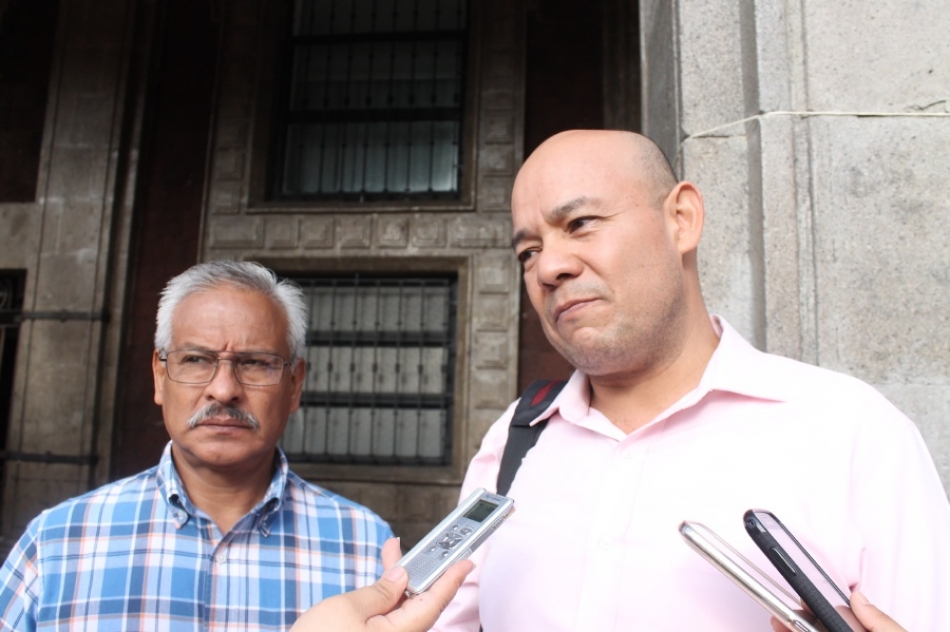 Maestros exigen que se asignen plazas a través del escalafón