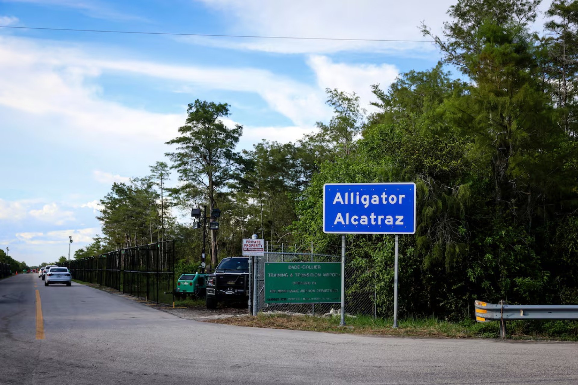 Corte federal suspende cierre de centro de detención migratoria 'Alligator Alcatraz'