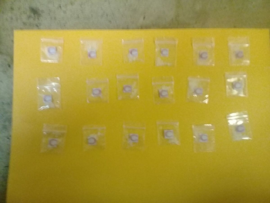 Arrestan a mesero de un bar que presuntamente tenía “cristal”