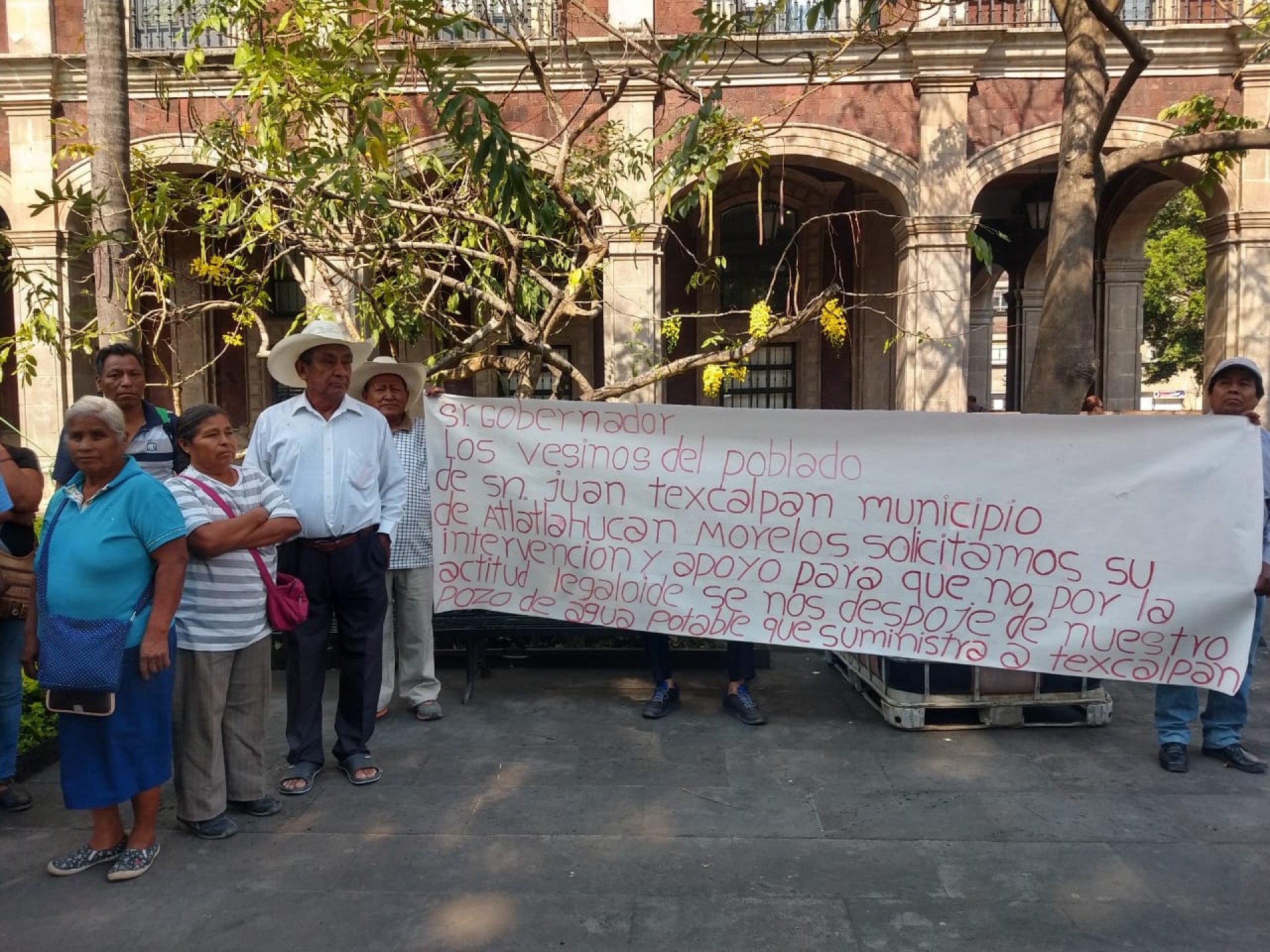 Se manifiestan habitantes de San Juan Texcalpan, en Cuernavaca