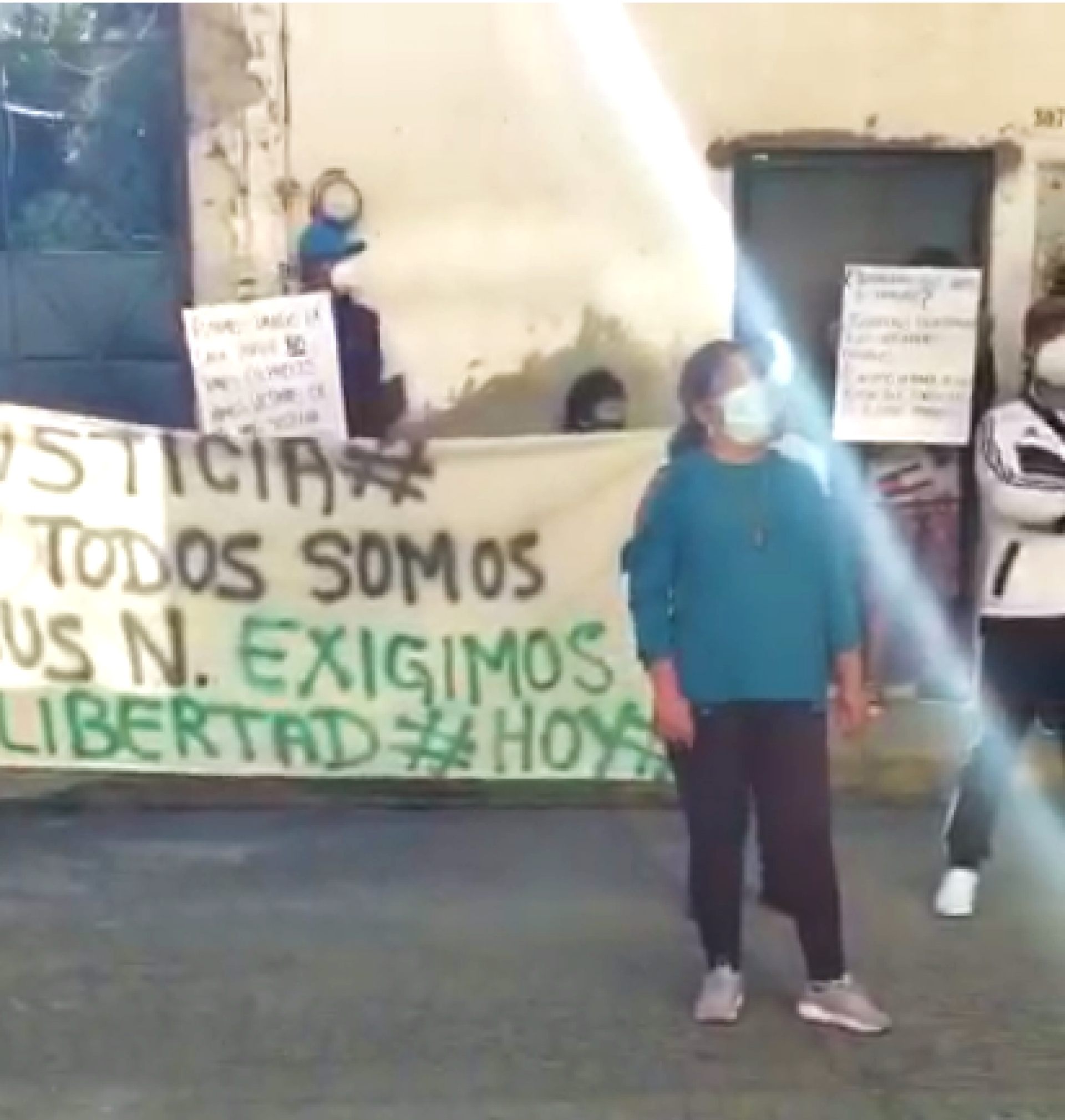 Protestan familiares de policía imputado por desaparición de dos hombres en Yautepec