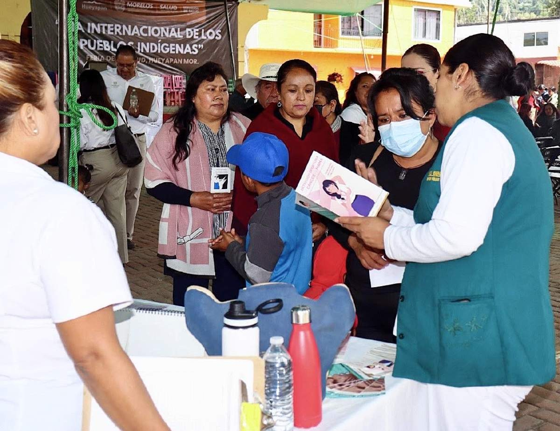 Con Feria de la Salud, celebran a comunidades indígenas en Hueyapan