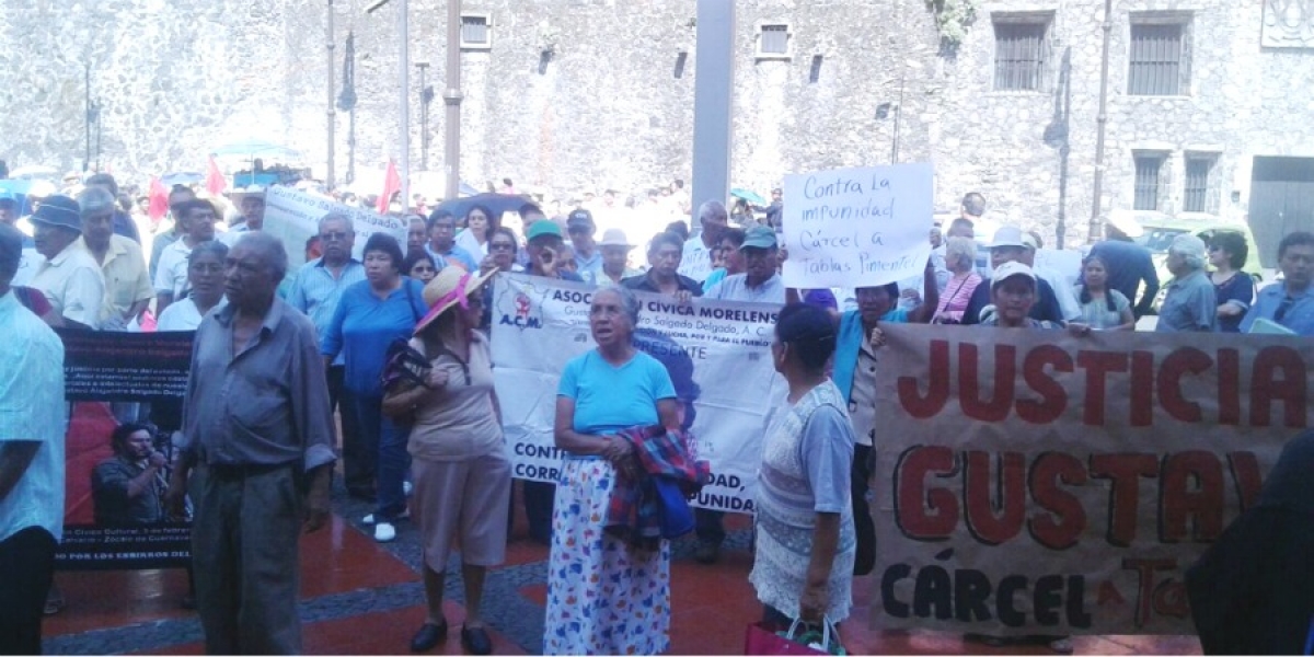Se manifiestan en el TSJ para exigir justicia en el caso de activista asesinado