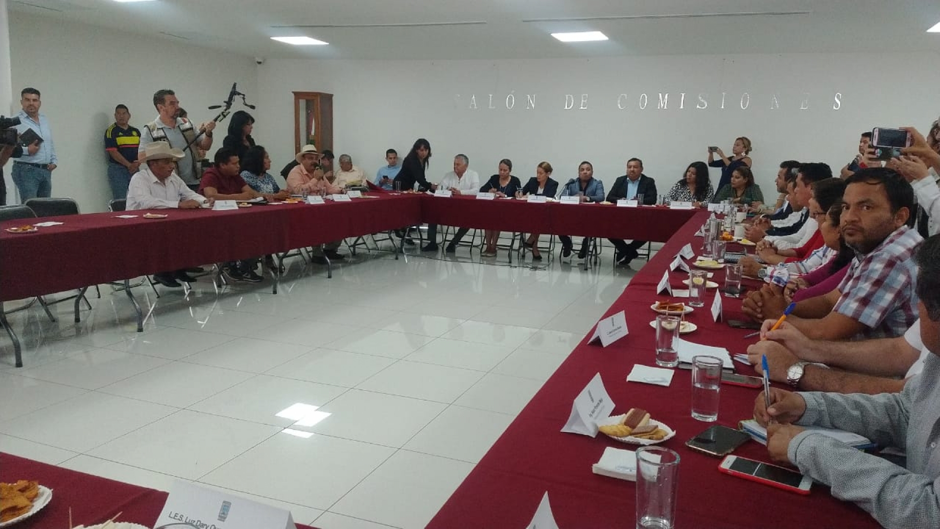 Diputados se reúnen con alcaldes, para impulsar rescate financiero a favor de municipios