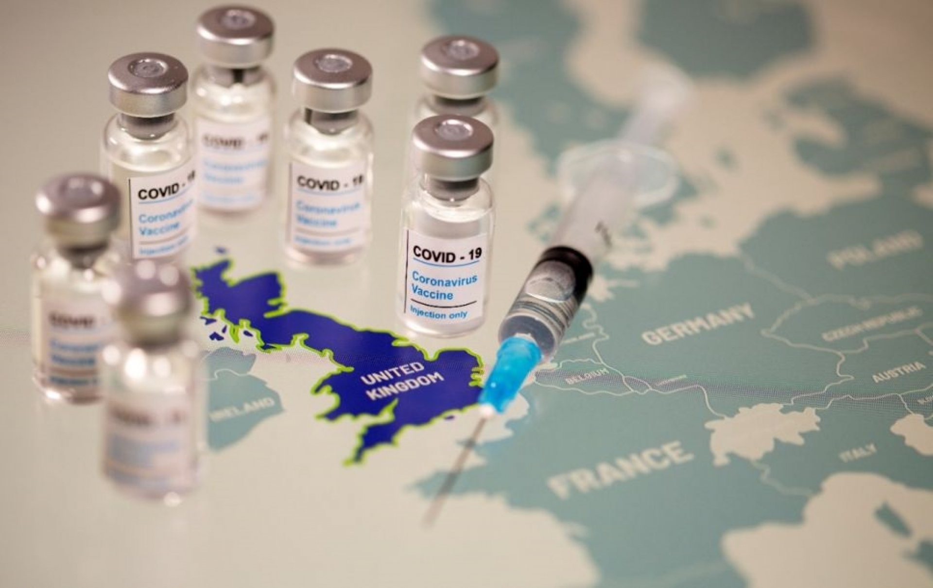 Vacunas de Pfizer y BioNTech, están por llegar a Reino Unido