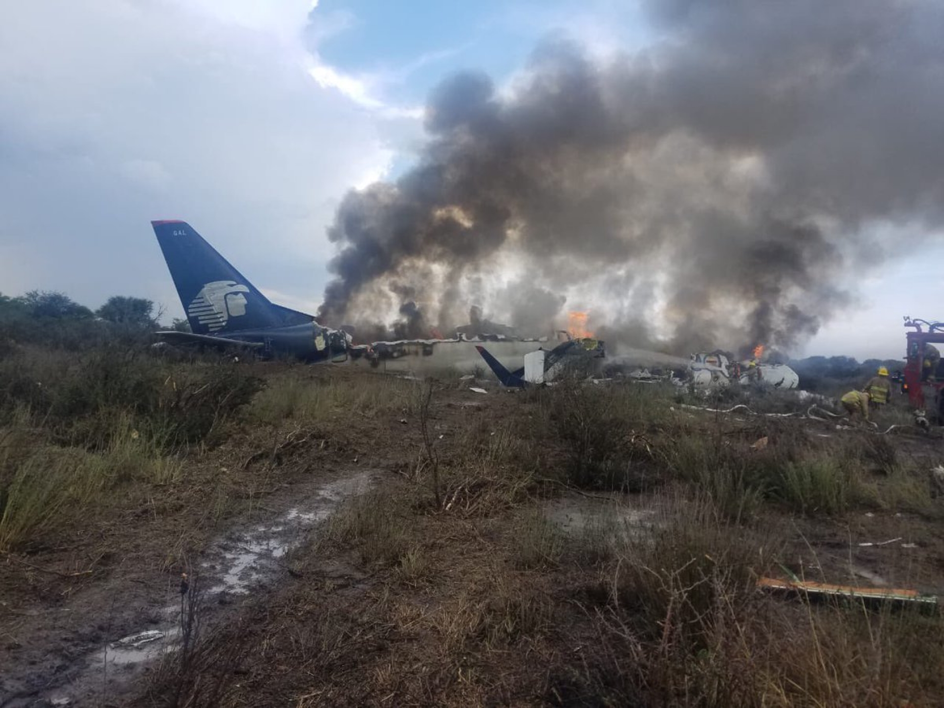 Reportan desplome de avión en aeropuerto de Durango