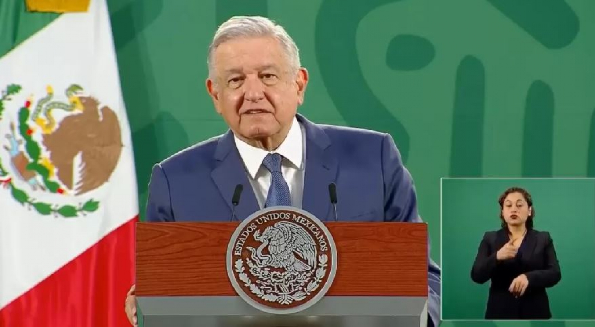 López Obrador "aplaude" a CFE por reconocer que documento sobre apagón era falso