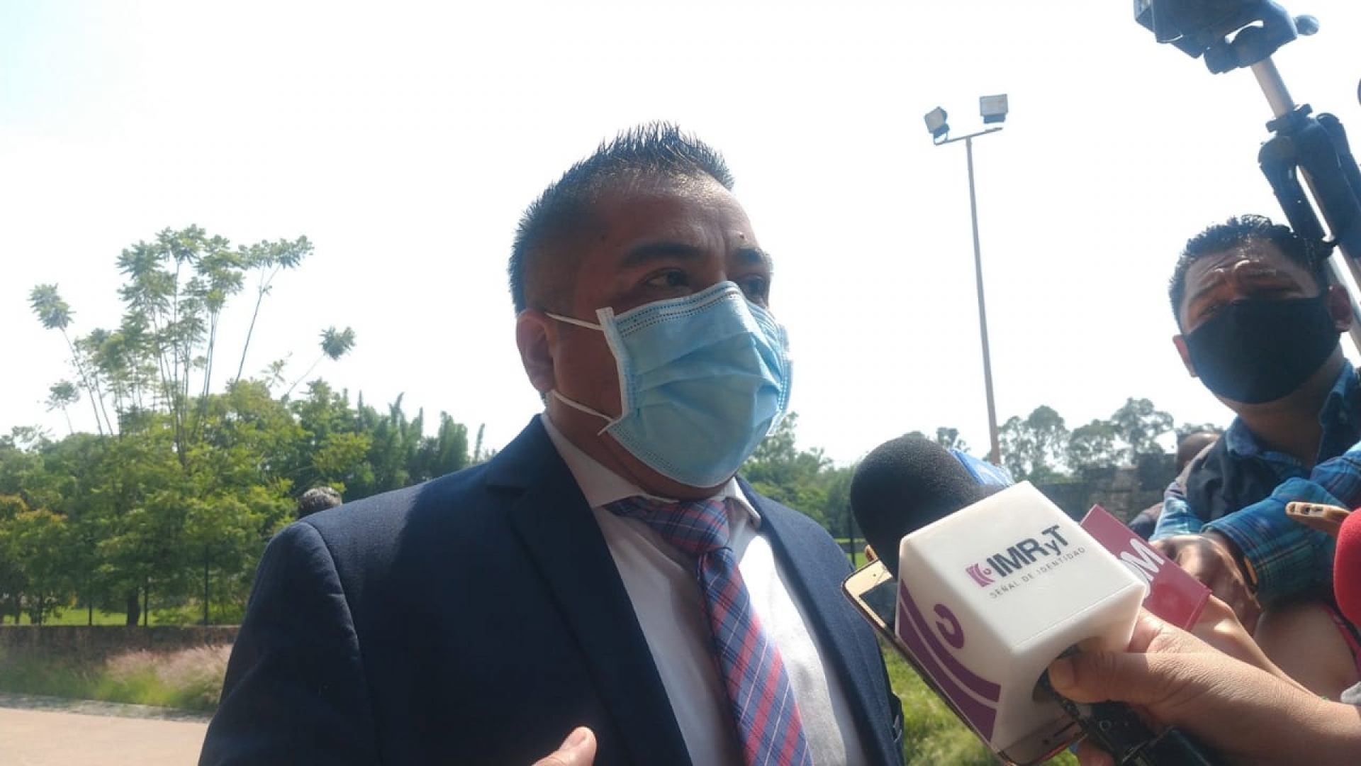 Confirma diputado dos casos de covid-19 en el Congreso local, entre ellos una defunción