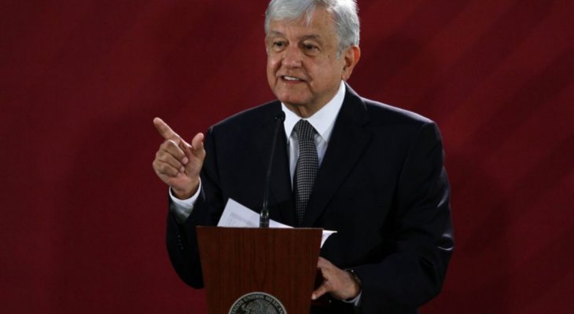 AMLO garantiza que no se afectará autonomía universitaria con modificación educativa