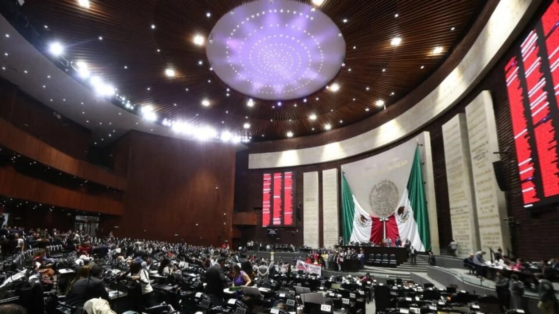 Diputados aprueban reforma que garantiza acceso al programa 'Jóvenes Construyendo el Futuro'