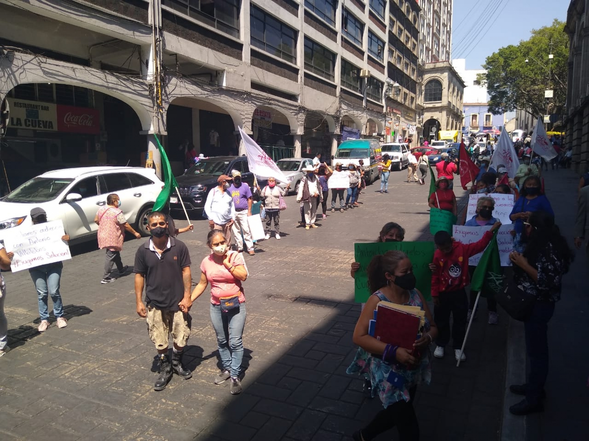 Antorchistas se manifiestan en Cuernavaca