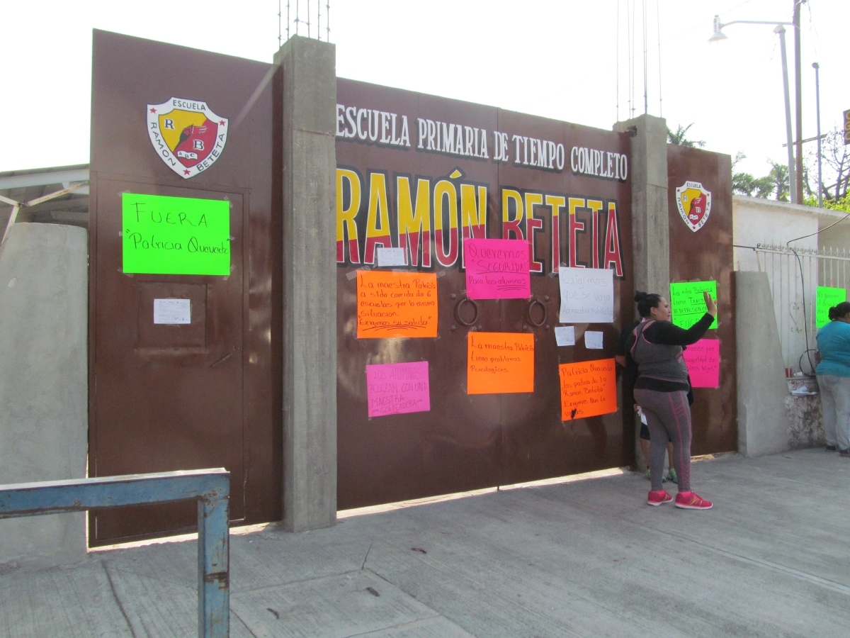 Impiden el paso a maestra de la primaria Ramón Beteta de Zacatepec