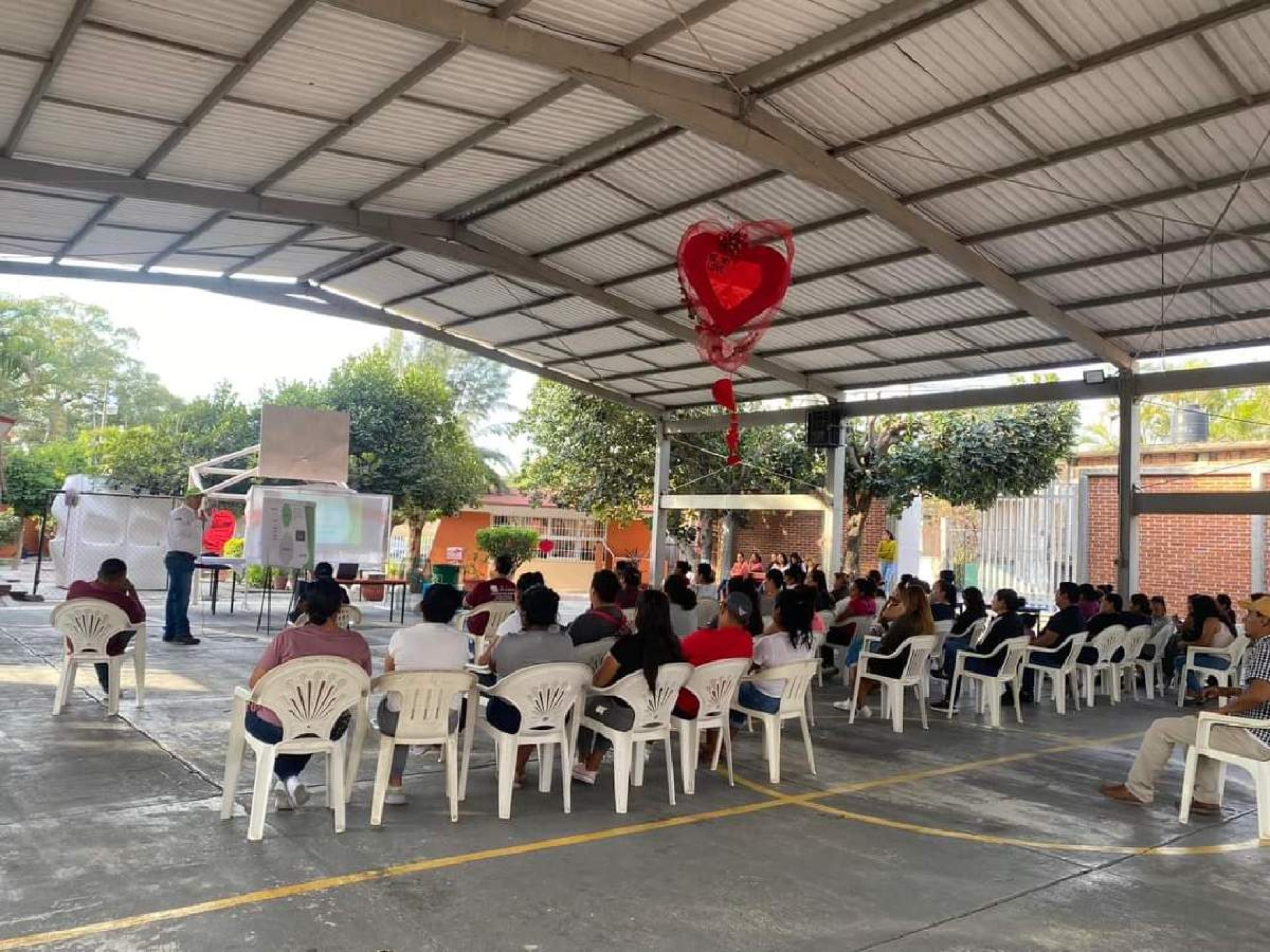 Mantienen programa de manejo de residuos en escuelas de Mazatepec