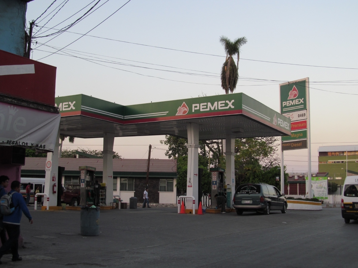 Transportistas preparan acciones en la región sur por gasolinazo