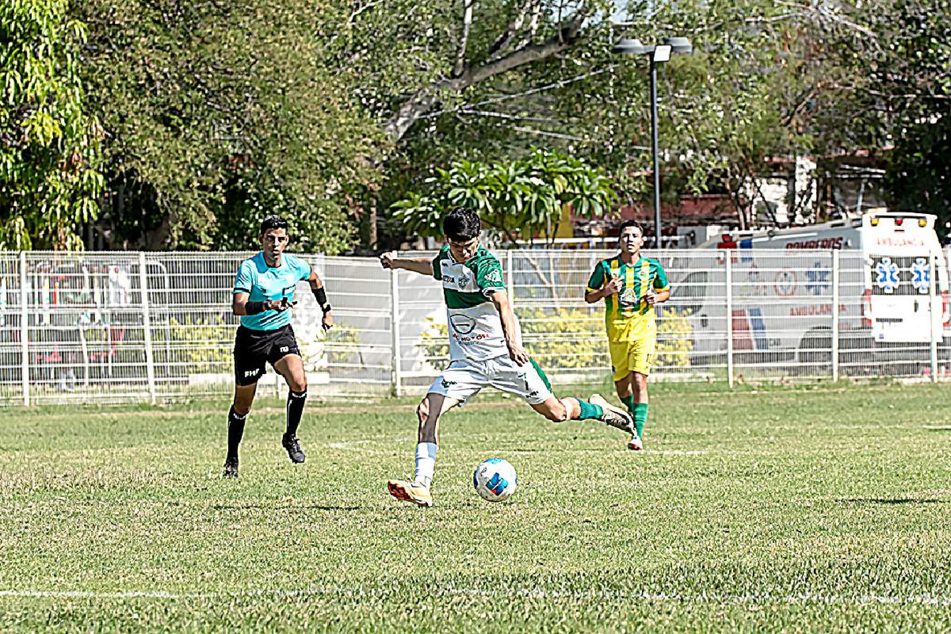 Ganan con 10 jugadores