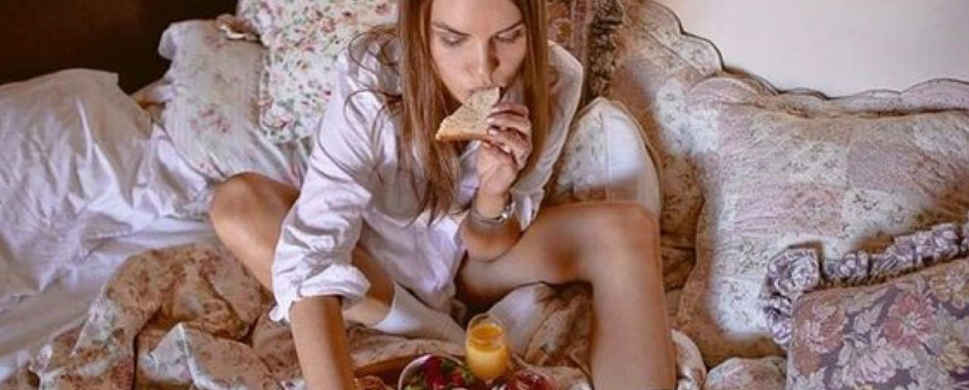 No cenar, desvelarte y otros errores que te están haciendo subir de peso y no sabías