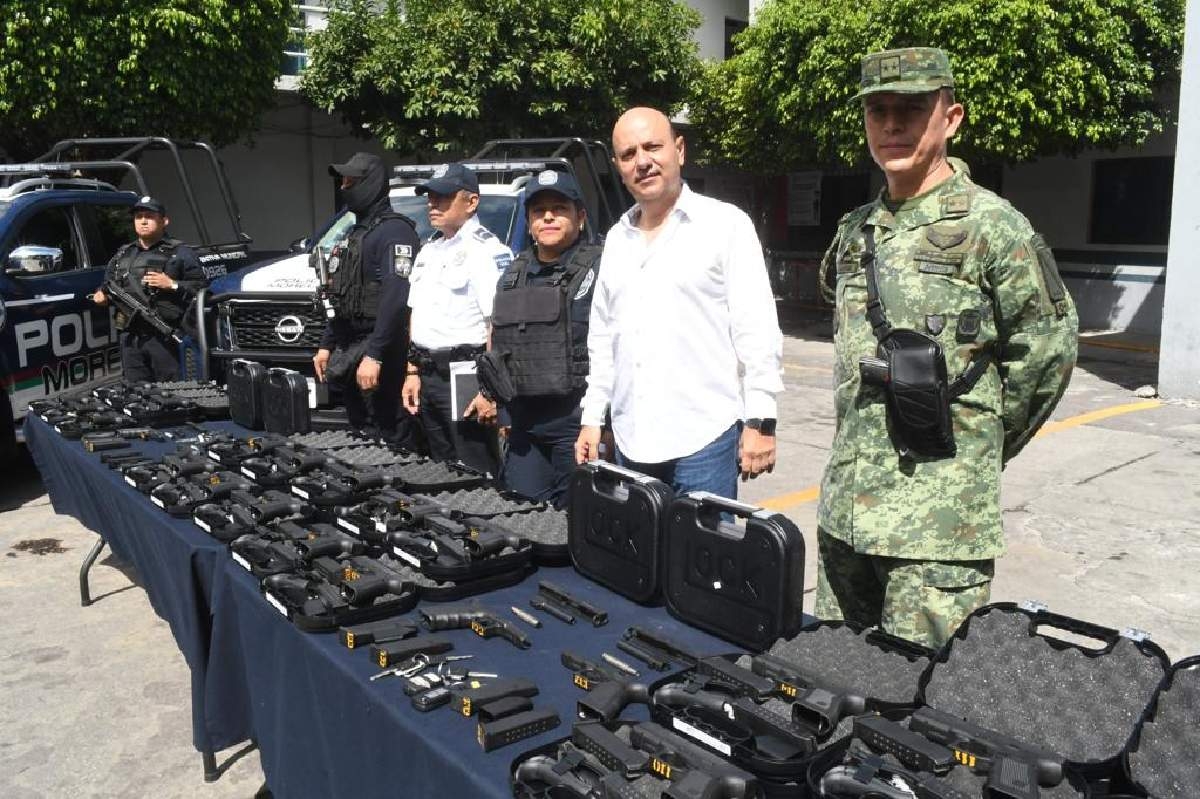 Entregan patrullas y armamento a la Policía de Cuautla
