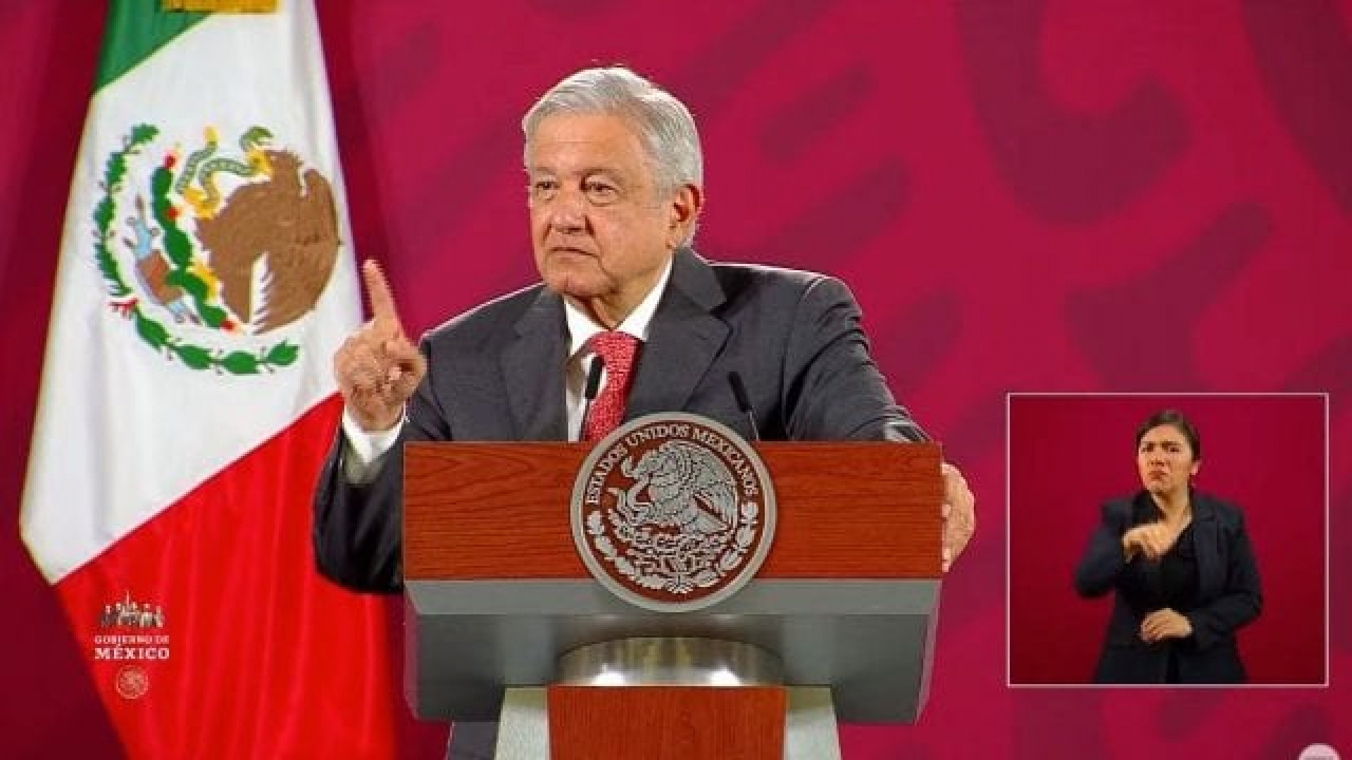 Hubo fraudes en contratos con empresas de energía renovable y vamos a proceder: AMLO