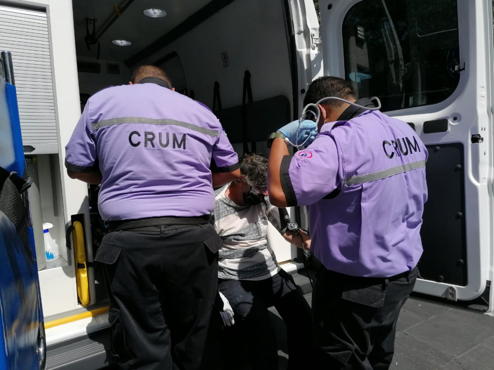 Sufre caída el mimo Pactú, en el centro de Cuernavaca