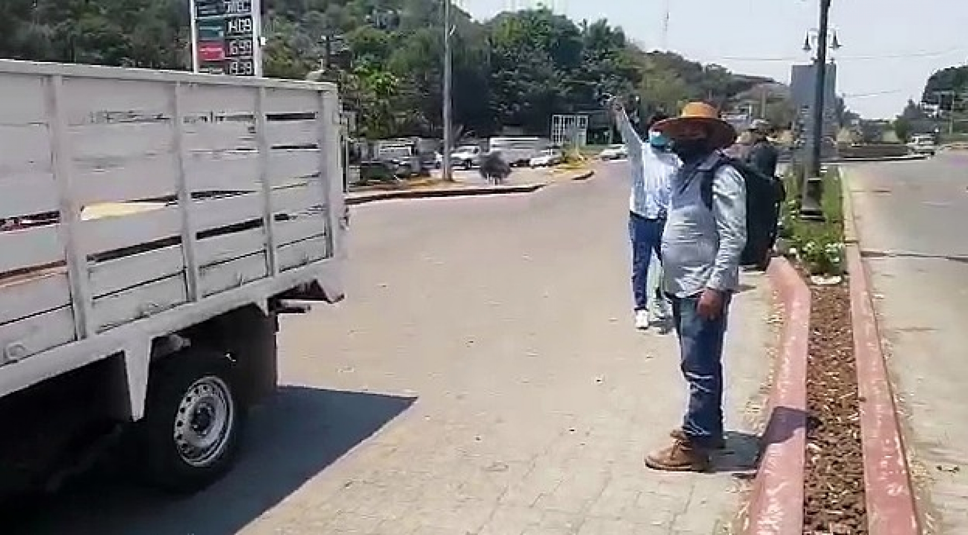 Habitantes de Tepoztlán evitan entrada de turistas y visitantes al pueblo