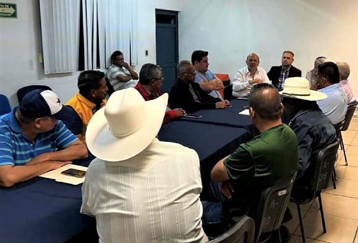 Pactan Tetelcingo y Ayuntamiento realización de obras en la comunidad indígena