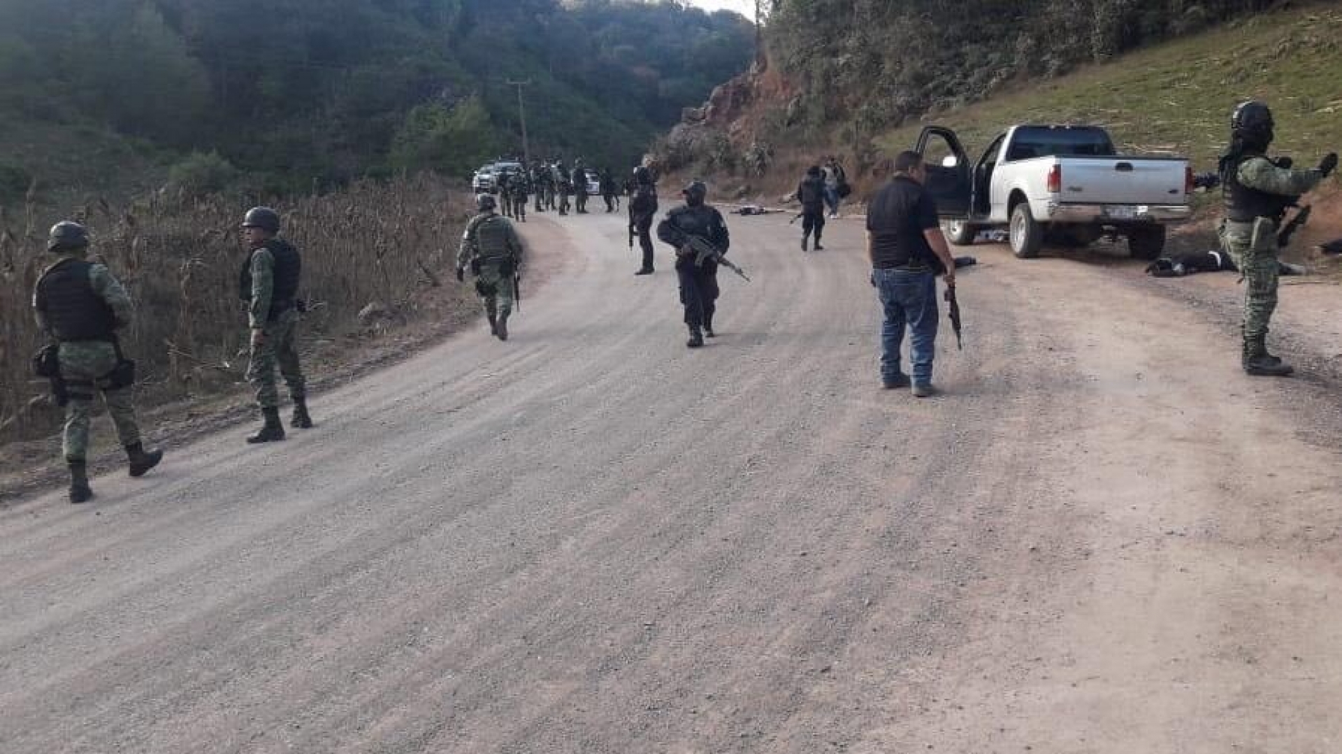 Balacera entre sujetos armados y comunitarios deja 10 muertos en Guerrero