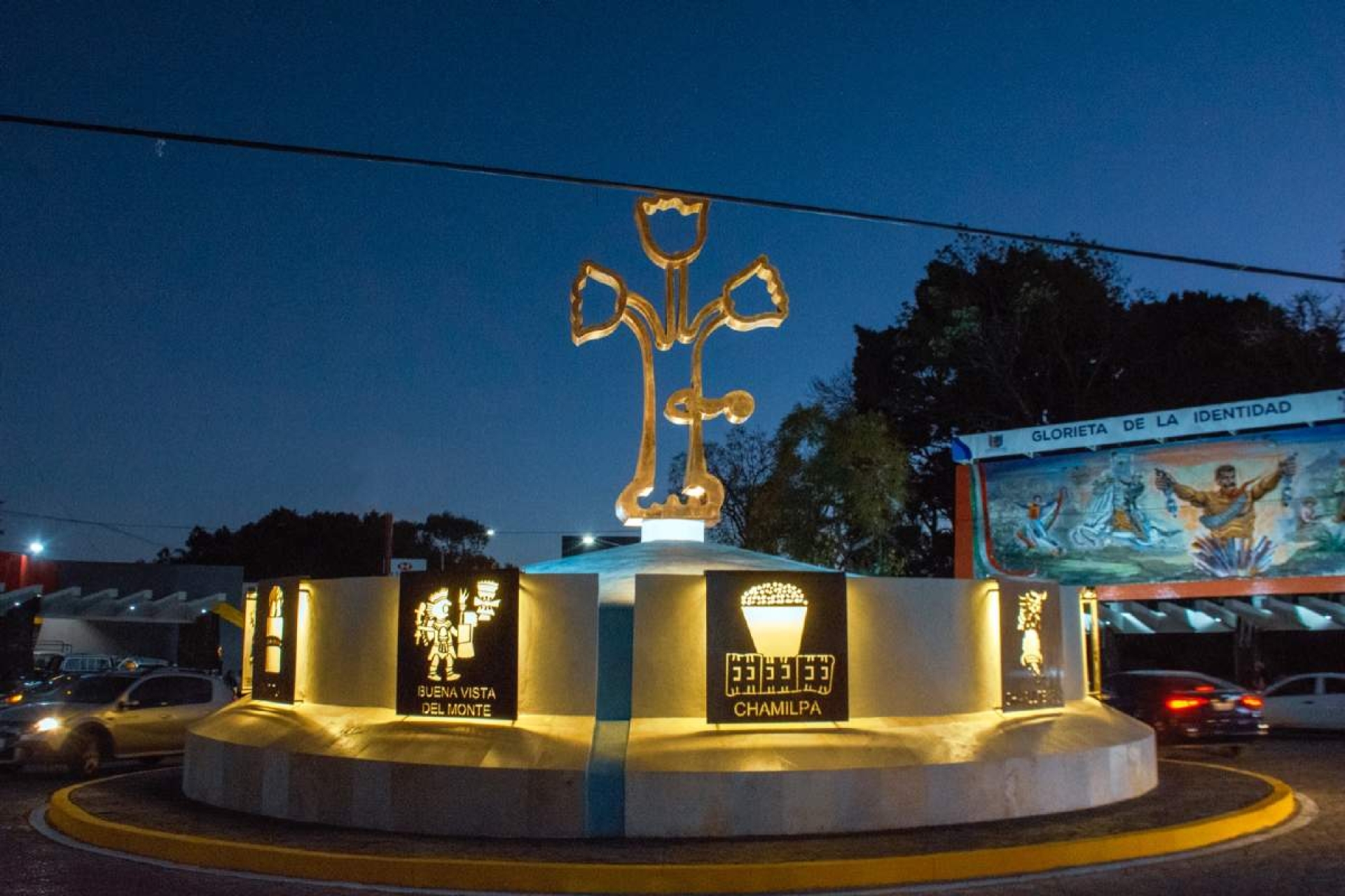 Entrega el alcalde la glorieta de la identidad