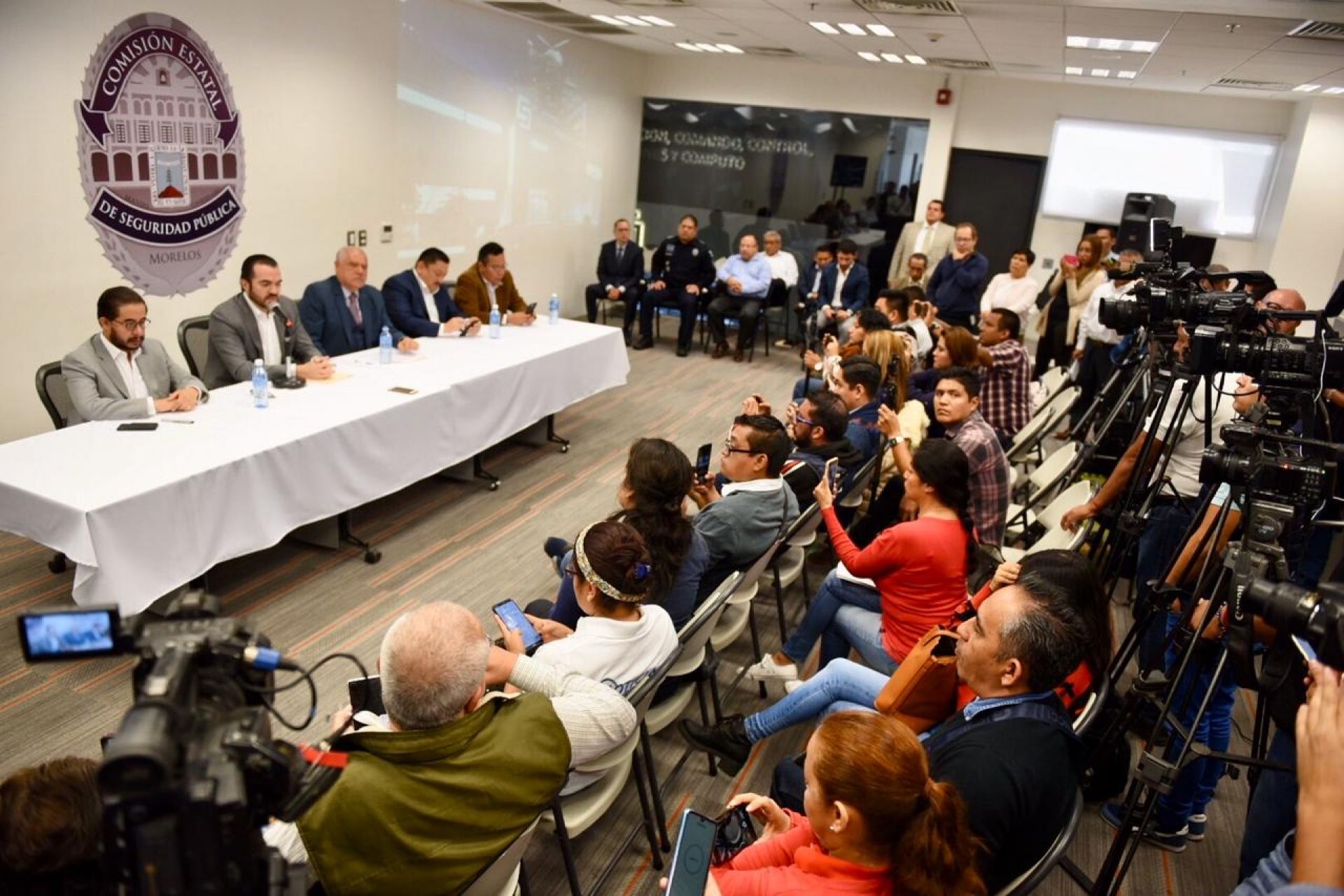 Ofrecen autoridades conferencia de prensa respecto al caso de policías de Cuautla