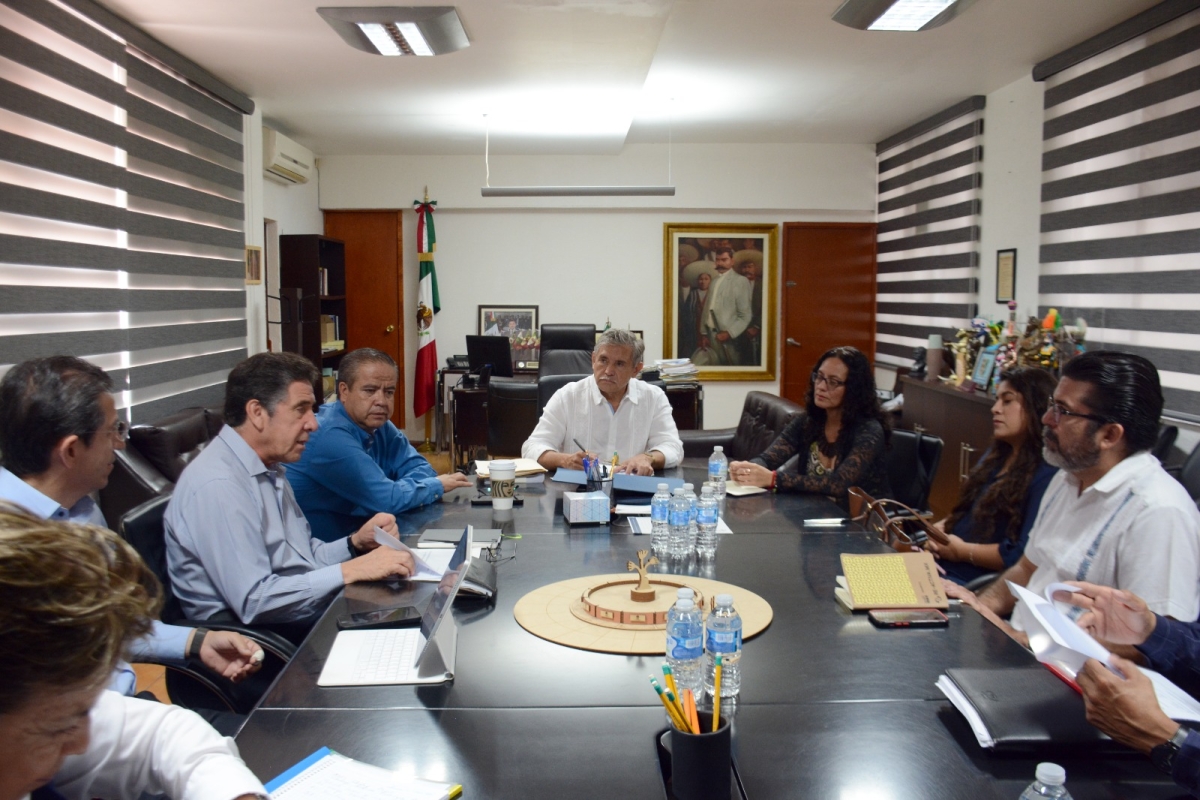 Presentan INAH y UAEM al ayuntamiento capitalino censo de inmuebles para gestionar declaratoria del centro histórico