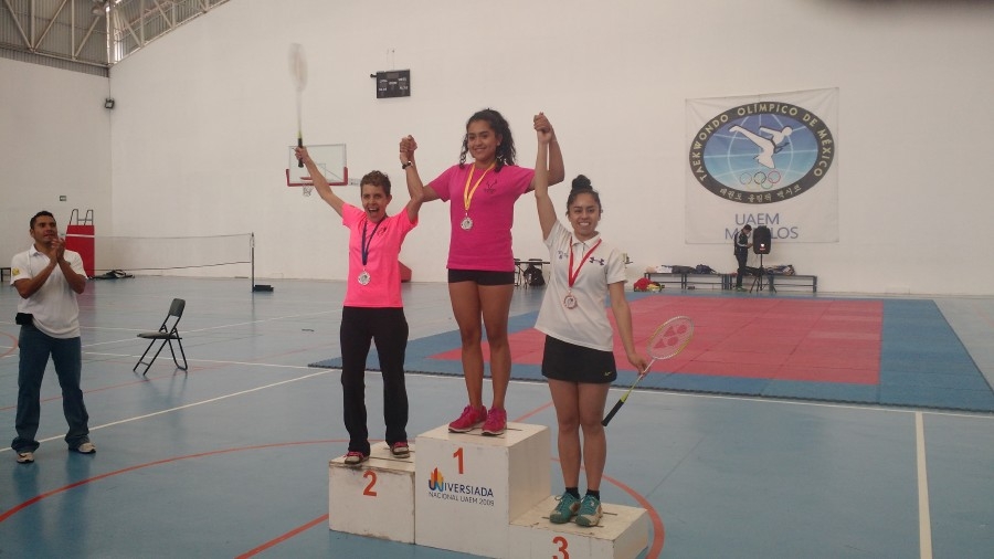Celebran torneo de bádminton en la UAEM
