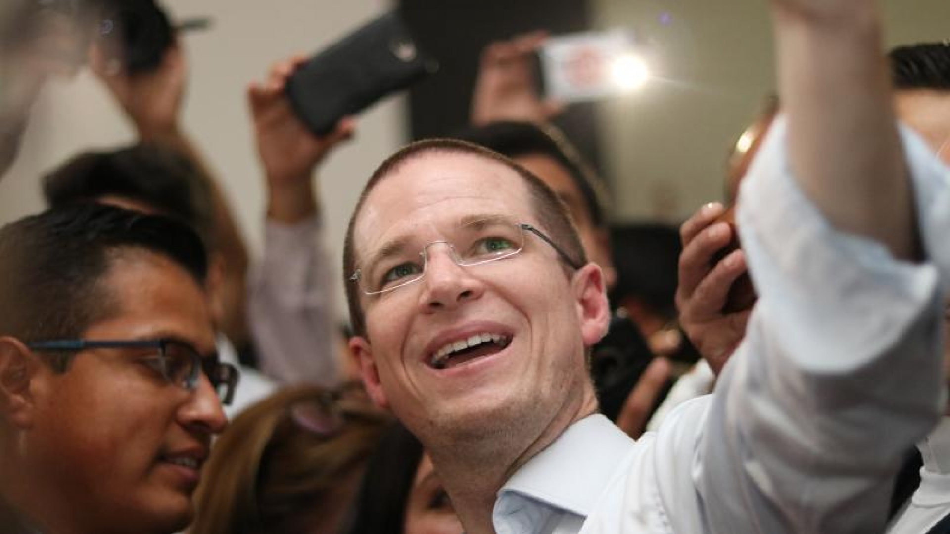 Ante spots de ‘guerra sucia’, Anaya recomienda a AMLO un té de tila