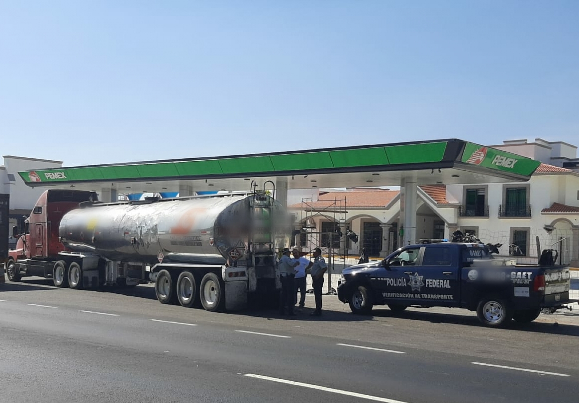 GN detiene a conductor de camión que transportaba más de 33 toneladas de asfalto