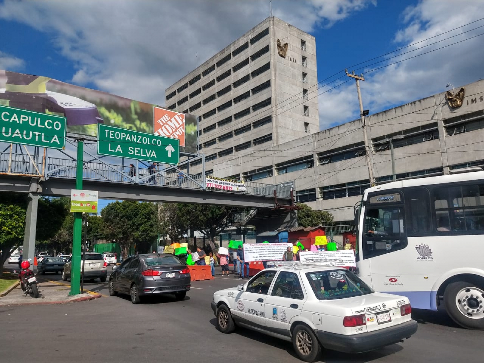 Nuevamente se manifestaron comerciantes ambulantes en la avenida Plan de Ayala